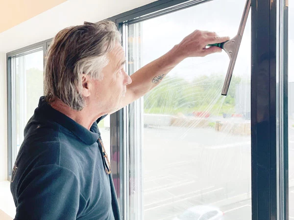 Lågt pris för fönsterputsning hos Makeclean - Göteborg